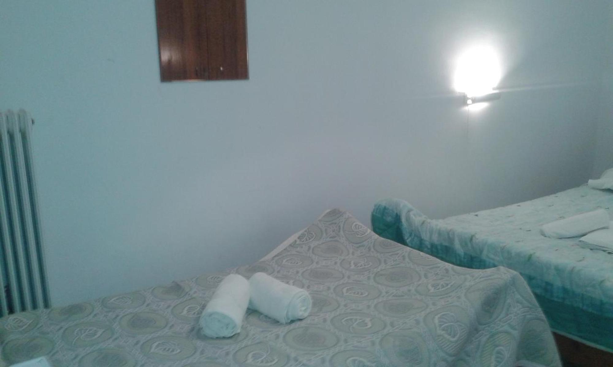 Manoleas Rooms To Let Leonídion Camera foto