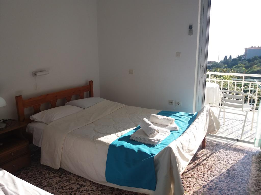 Manoleas Rooms To Let Leonídion Esterno foto
